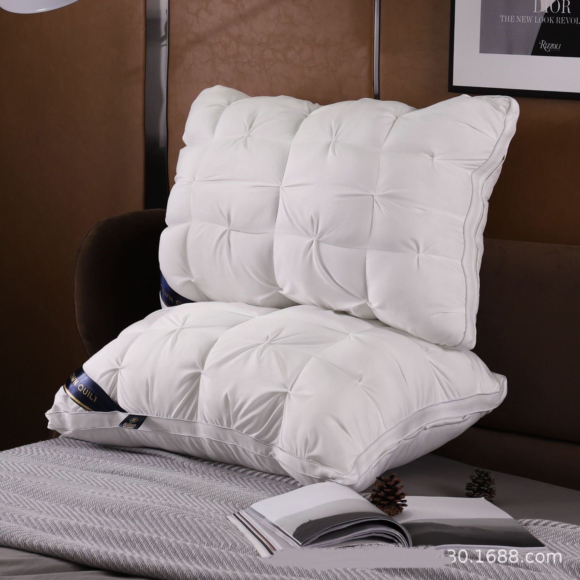 HKM-110739 Twisted Single Feather Velvet Pillow with Polyester Fiber Filling
