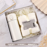 HKM-126035 Elegant Ceramic Business Partner Gift Set in White and Green - Creative European Style, 20*8.5