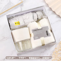 HKM-126035 Elegant Ceramic Business Partner Gift Set in White and Green - Creative European Style, 20*8.5