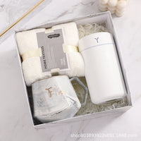 HKM-126035 Elegant Ceramic Business Partner Gift Set in White and Green - Creative European Style, 20*8.5