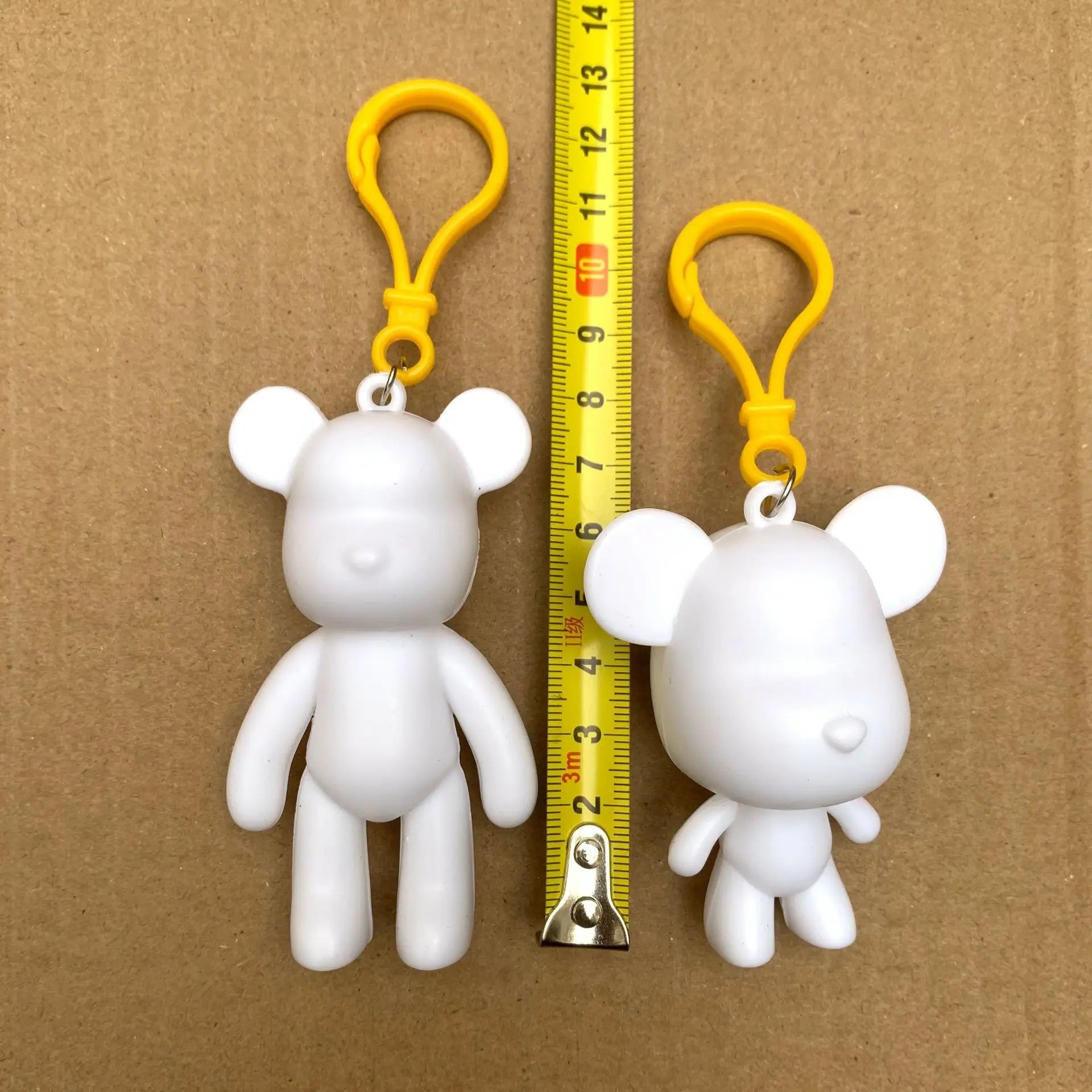 HKM-126099 DIY Fluid Art Bear Keychain Kit – Handmade Creative Decoration for All Ages