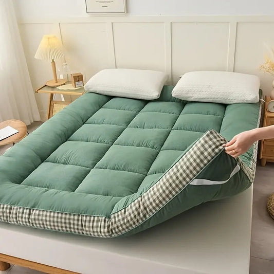 HKM-129555 Checkered Queen Size Mattress with Three-Dimensional Edges in Four Color Choices