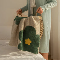 HKM-131347 Sunflower Class A Fleece Sofa Blanket - Beige Green, Dark Green, Purple, Fluorescent Green, 130x170 cm
