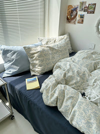 HKM-133331 Small Flower Cotton Bed Sheet Set – Four-Piece Bedding Collection for Various Bed Sizes