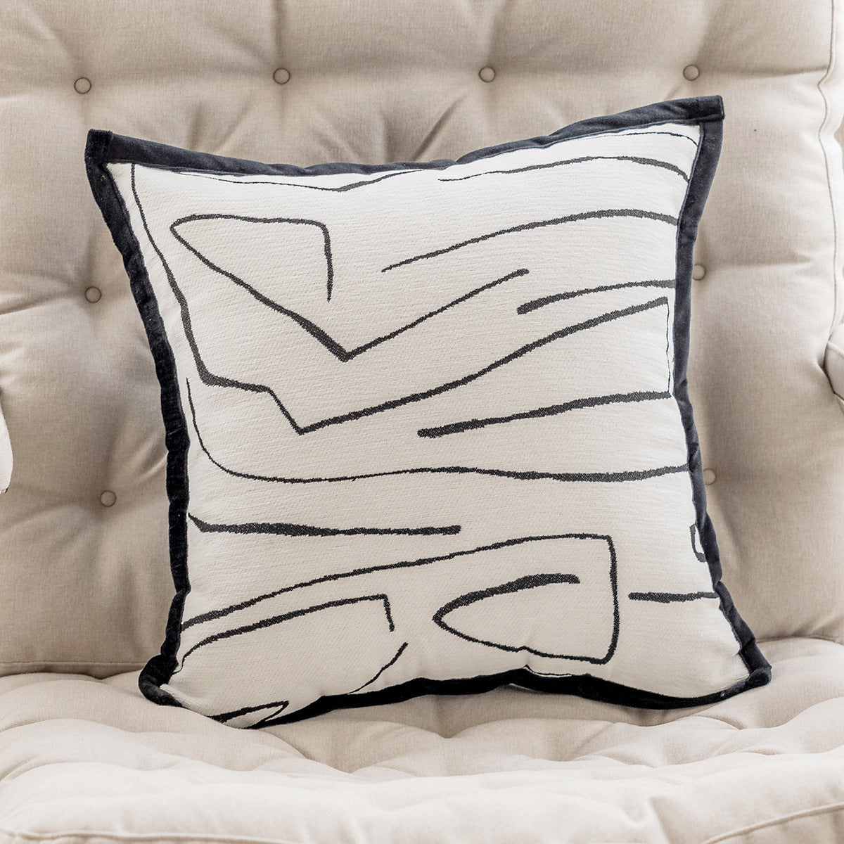 HKM-148947 French Classic Style Black and White Pillow Cases – Abstract, Floral & Plaid Designs, 45x45cm