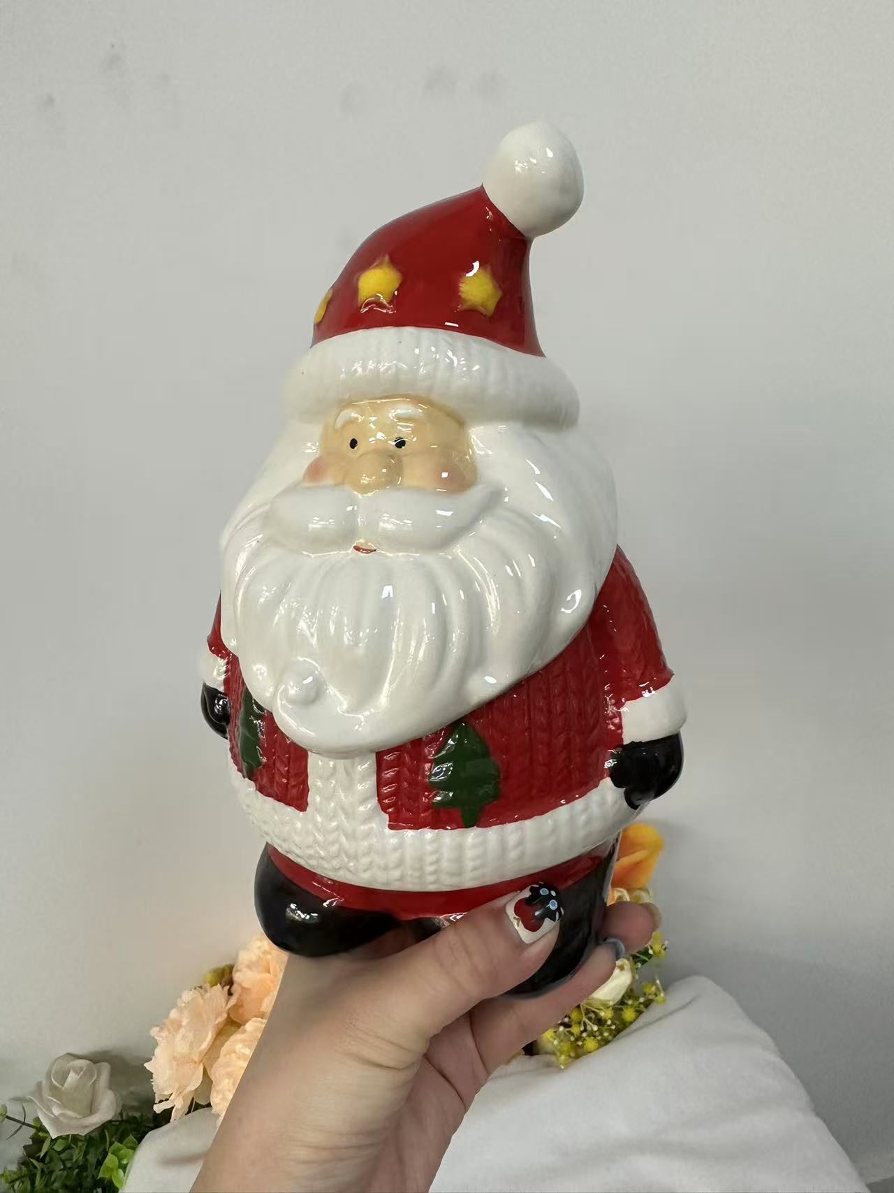 KTX-150931 Ceramic Santa Claus Decorative Storage Tank for Holiday Gifting and Home Decor