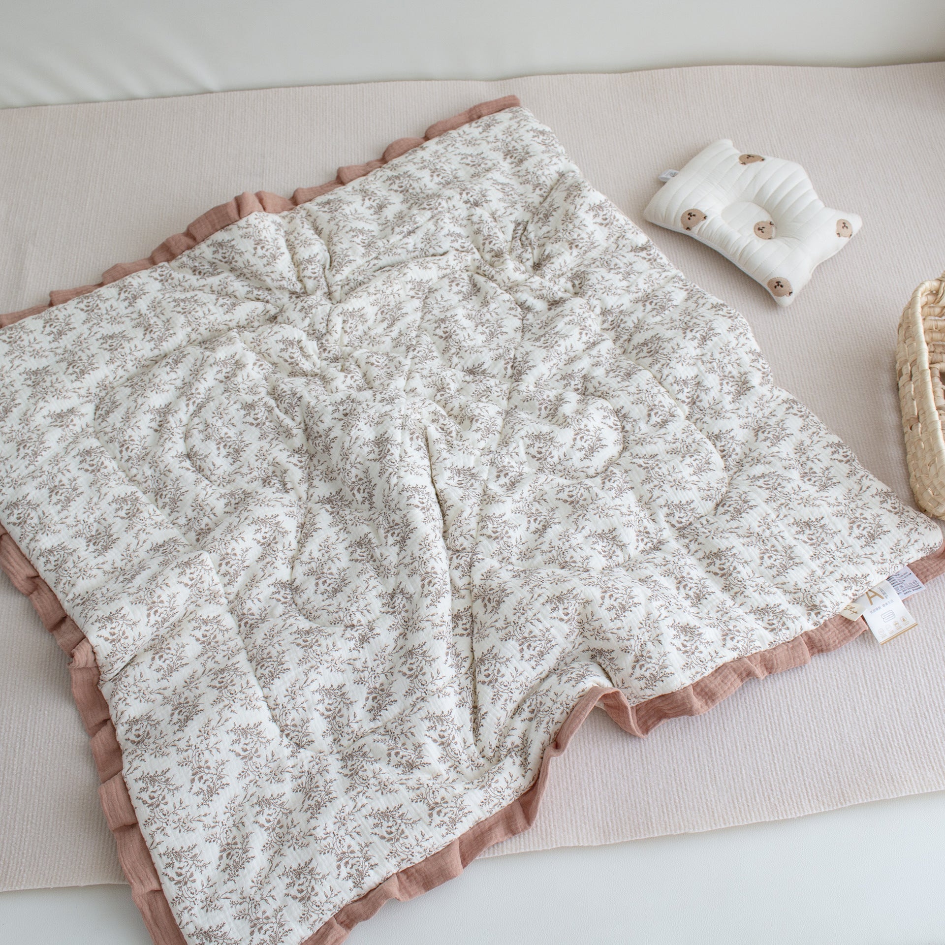 HKM-151699 Cozy Ruffled Cotton Quilt for Kids - Autumn & Winter Designs, 100x100cm
