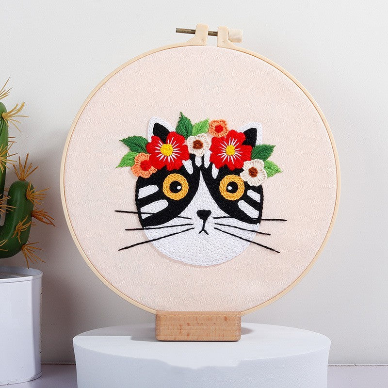 HKM-158035 DIY Handmade Embroidery Kit - European Abstract Cat Designs on Cotton Cloth