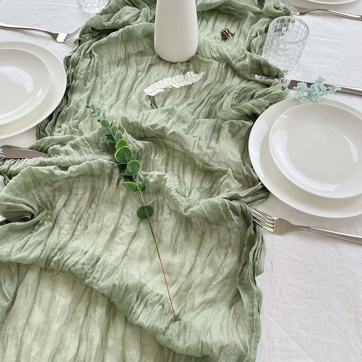 HKM-158995 Stylish Polyester Fiber Cloth Scarf Table Runner for Parties and Celebrations - Various Sizes and Colors Available