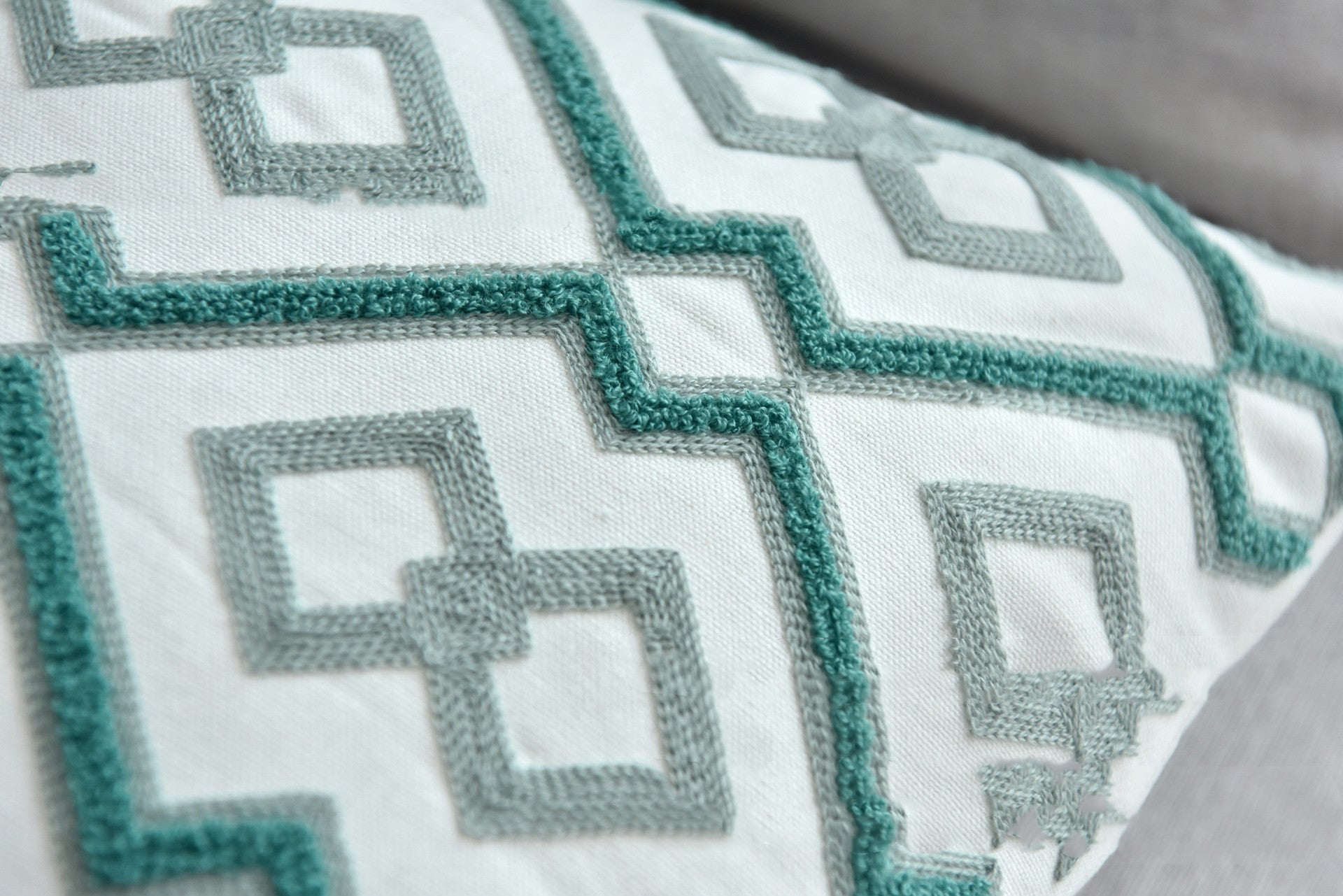 HKM-163603 Lake Water Green Cotton Canvas Geometric Wool Embroidery Pillowcase 45x45cm