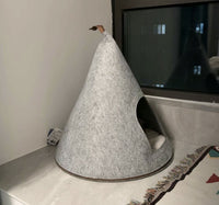 HKM-163923 Cozy Handmade Felt Cat House Tent – Indoor Pet Nest for Cats Under 12 Pounds