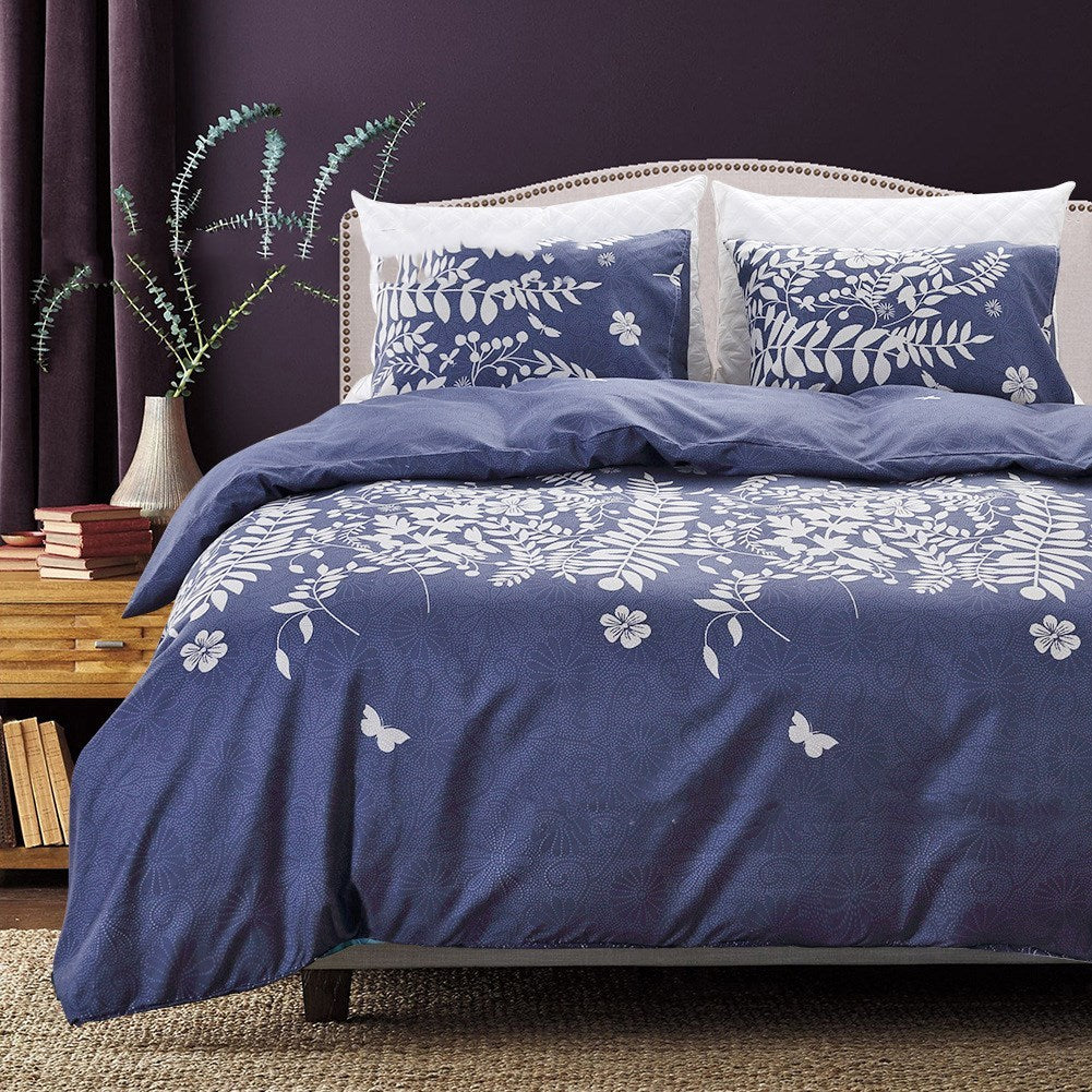 HKM-164563 Luxury Three-Piece Bedding Set with Geometric Duvet Cover and Pillowcases in Polyester