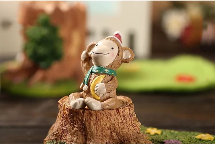 HKM-171347 Christmas-Themed Handmade Resin Crafts for Creative Desk Decoration