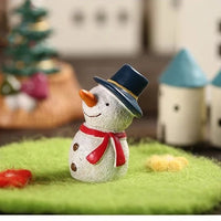 HKM-171347 Christmas-Themed Handmade Resin Crafts for Creative Desk Decoration