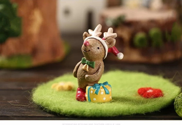 HKM-171347 Christmas-Themed Handmade Resin Crafts for Creative Desk Decoration