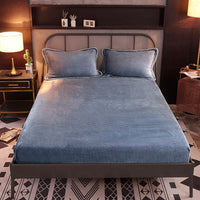 HKM-173651 Thick Velvet Flannel Bedspread with Pillowcases for Cozy Comfort