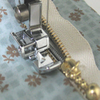 HKM-182739 Single-Sided Zipper Foot Accessory for Home Sewing Machines - Model 7306