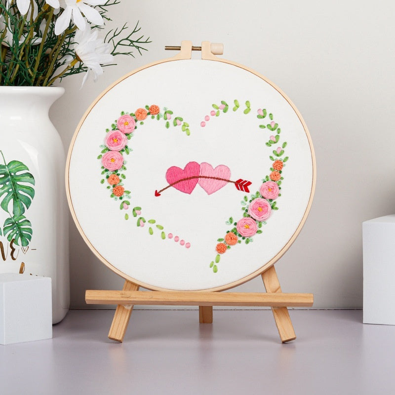 KTX-185043 DIY Heart-to-Heart Embroidery Kit for Valentine's Day - Cotton Cloth with 20cm Bamboo Ring and Taboret