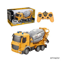 HKM-191443 1:24 Remote Control Truck with Light and USB Charger for Kids 2-4 Years