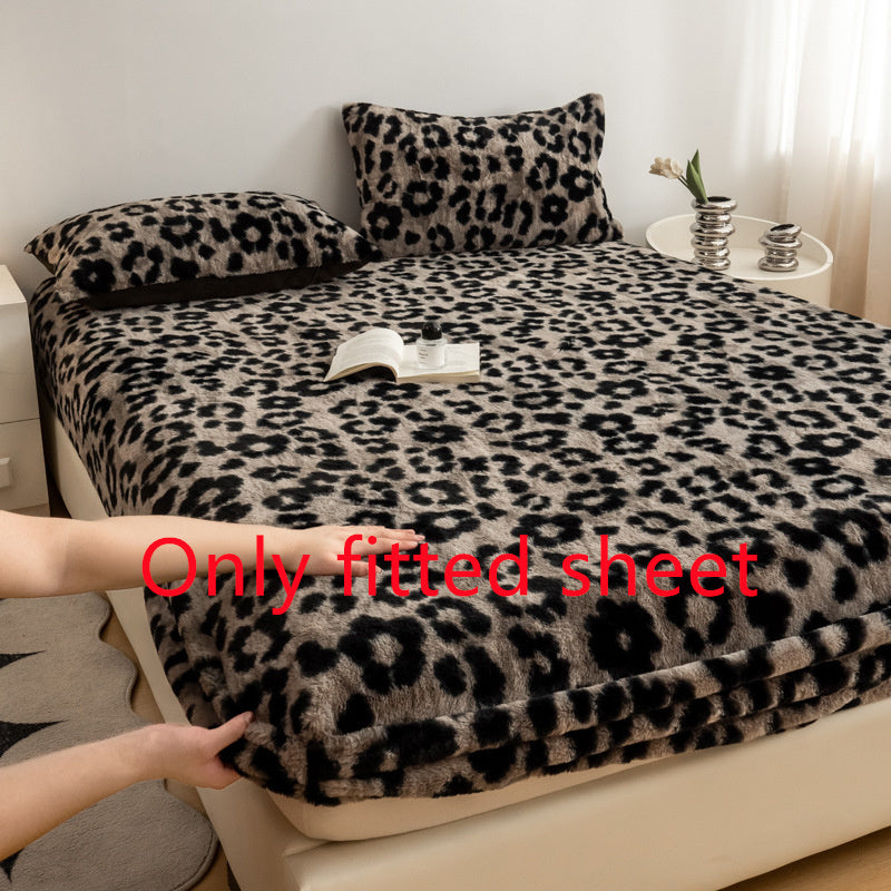 HKM-191955 Class A Thickened Thermal Velvet Bedspread with Plant and Flower Pattern - Milk Fiber Fitted Sheet Set