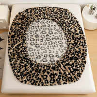 HKM-191955 Class A Thickened Thermal Velvet Bedspread with Plant and Flower Pattern - Milk Fiber Fitted Sheet Set