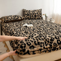 HKM-191955 Class A Thickened Thermal Velvet Bedspread with Plant and Flower Pattern - Milk Fiber Fitted Sheet Set