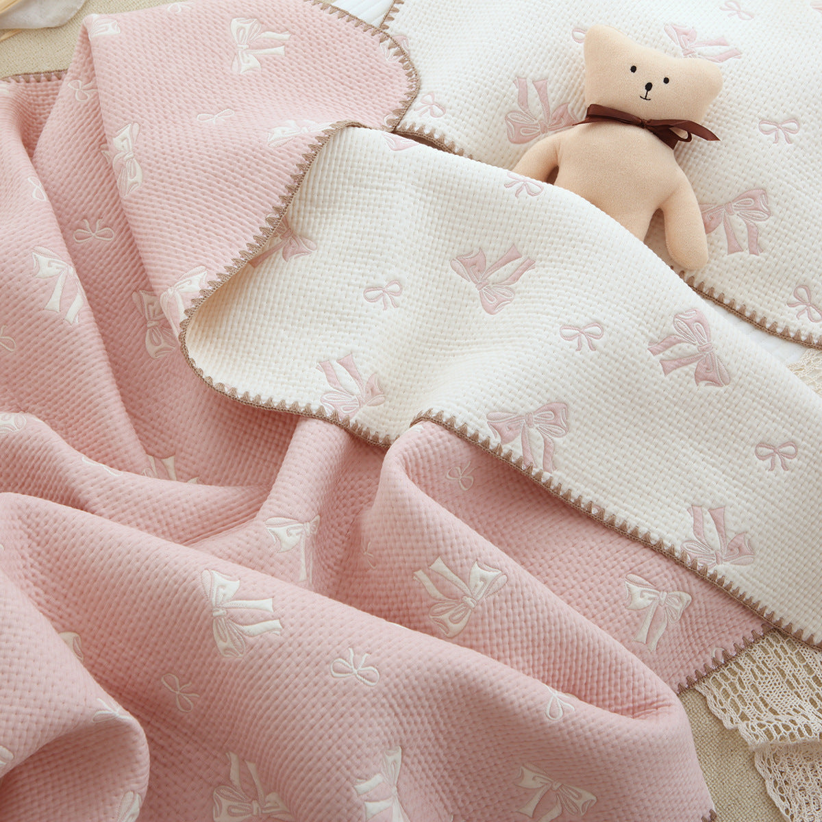 HKM-193107 Double-Sided Cotton Embroidery Baby Blanket - 100x110cm for All Seasons