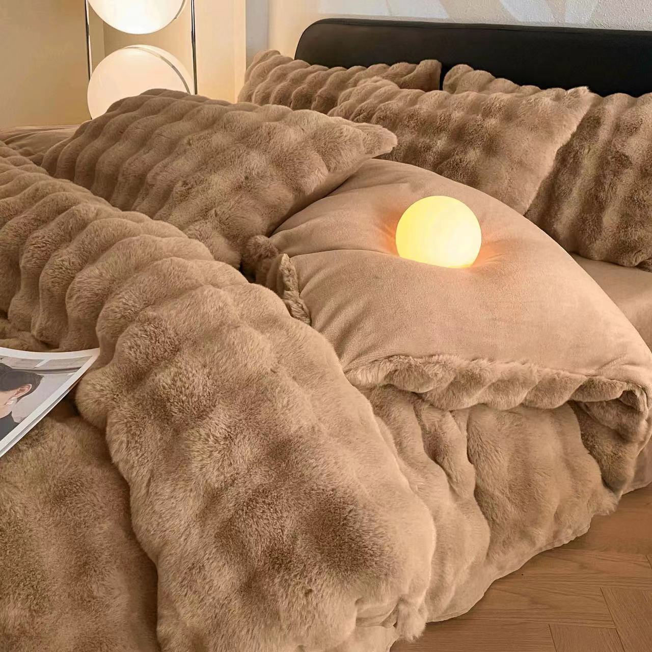 HKM-195731 Milk Fiber Thermal Coral Fleece 4-Piece Bedding Set for Various Bed Sizes