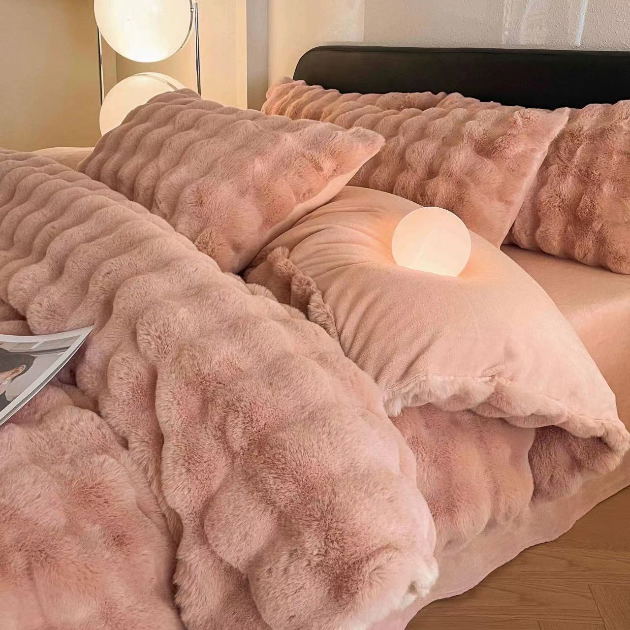 HKM-195731 Milk Fiber Thermal Coral Fleece 4-Piece Bedding Set for Various Bed Sizes