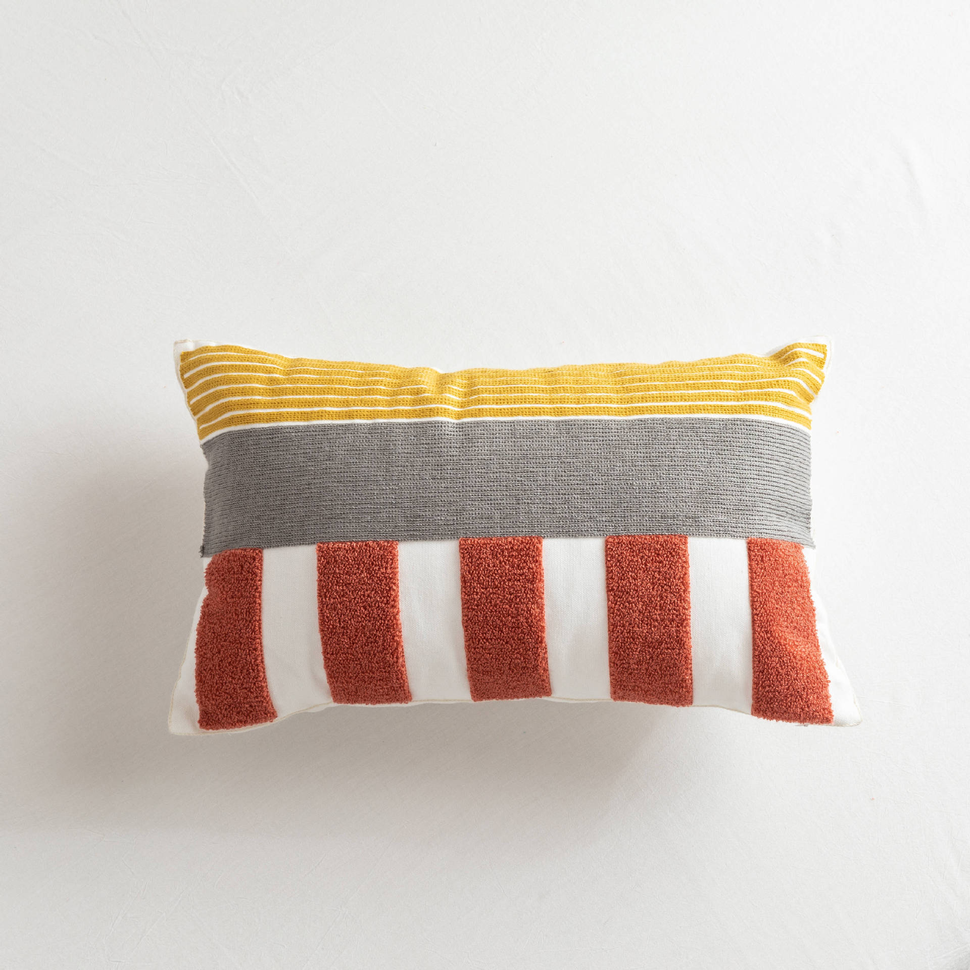 HKM-197523 Solid Color Daisy Embroidered Sofa Cushion Cover - 45x45cm & 30x50cm Sizes