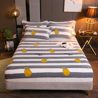 HKM-203155 Warm Flannel Cartoon Printed Fitted Sheet - Cozy Winter Mattress Cover in Various Design Options