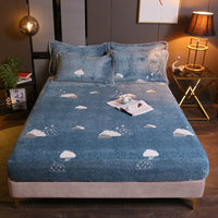HKM-203155 Warm Flannel Cartoon Printed Fitted Sheet - Cozy Winter Mattress Cover in Various Design Options