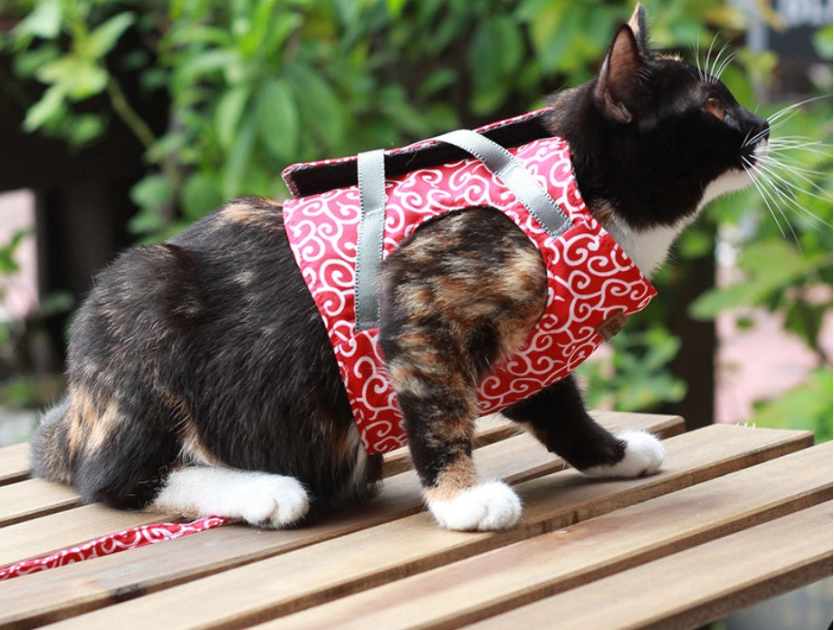 HKM-204819 Japanese Style Cat Harness with Adjustable Towing Rope in XS and S Sizes, Available in Green, Blue, and Red