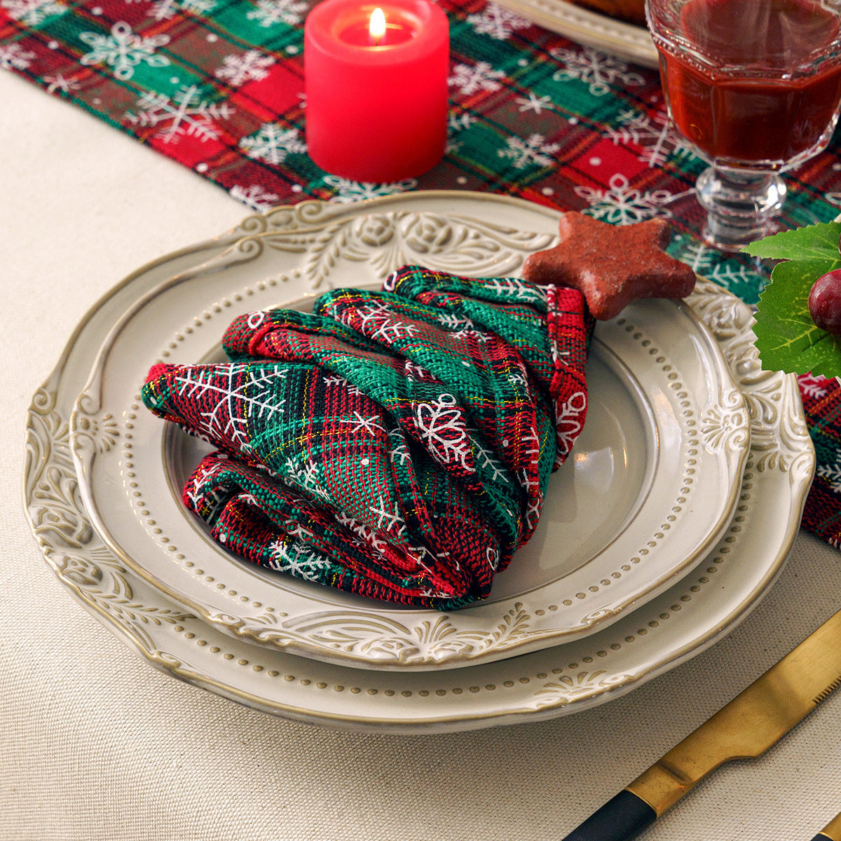 HKM-206227 Christmas Plaid Table Runner - Insulated Fabric for Holiday Dining - Multiple Sizes Available