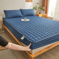 HKM-208915 Waterproof Bedspread with Fitted Sheet and Pillowcases in Solid Color and Floral Design