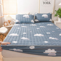 HKM-208915 Waterproof Bedspread with Fitted Sheet and Pillowcases in Solid Color and Floral Design