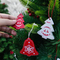 HKM-216275 Wooden Christmas Pendant Decorations - Set of 5 Rustic Holiday Ornaments in Red and White - European Style Decor