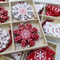 HKM-216275 Wooden Christmas Pendant Decorations - Set of 5 Rustic Holiday Ornaments in Red and White - European Style Decor