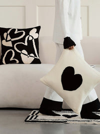 HKM-221651 Nordic Style Black and White Heart-Shaped Sofa Pillow Cushion with PP Cotton Filler, 45x45CM