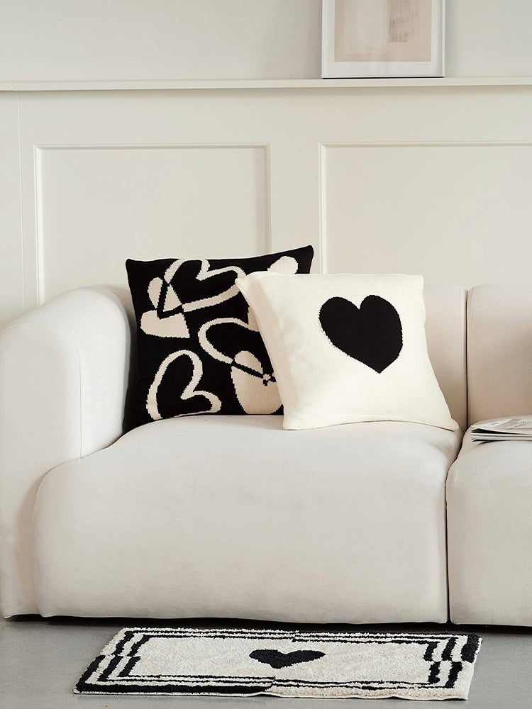 HKM-221651 Nordic Style Black and White Heart-Shaped Sofa Pillow Cushion with PP Cotton Filler, 45x45CM