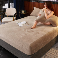 HKM-223571 Soft Velvet Bed Sheet Set - Three-Piece Modern Bedding in Cotton and Polyester