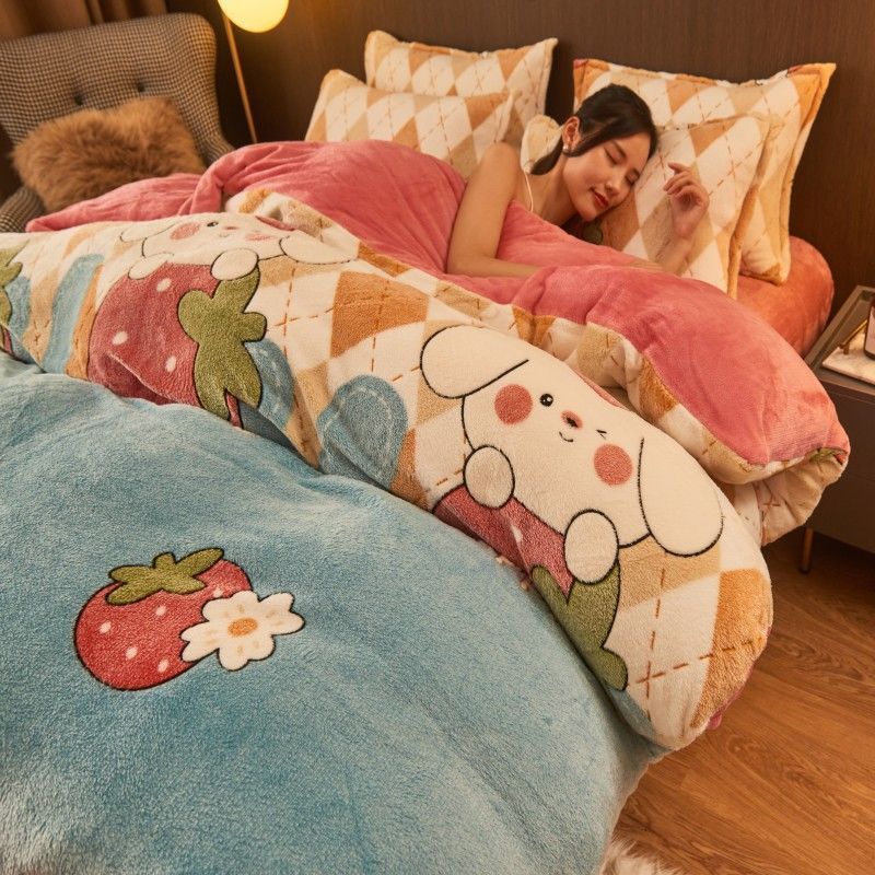 HKM-226707 Flannel Velvet Winter Bedding Set with Snowflake Design - Available in Multiple Sizes