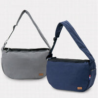 HKM-226899 Cat and Dog Travel Shoulder Bag in Oxford Material - Medium to Soft Design, Below 20L Capacity