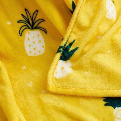 HKM-229011 Colorful Pineapple Print Coral Fleece Blanket, Super Soft and Cozy Rectangle Design