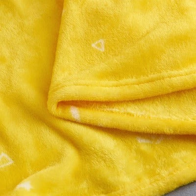 HKM-229011 Colorful Pineapple Print Coral Fleece Blanket, Super Soft and Cozy Rectangle Design