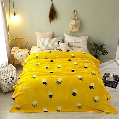 HKM-229011 Colorful Pineapple Print Coral Fleece Blanket, Super Soft and Cozy Rectangle Design