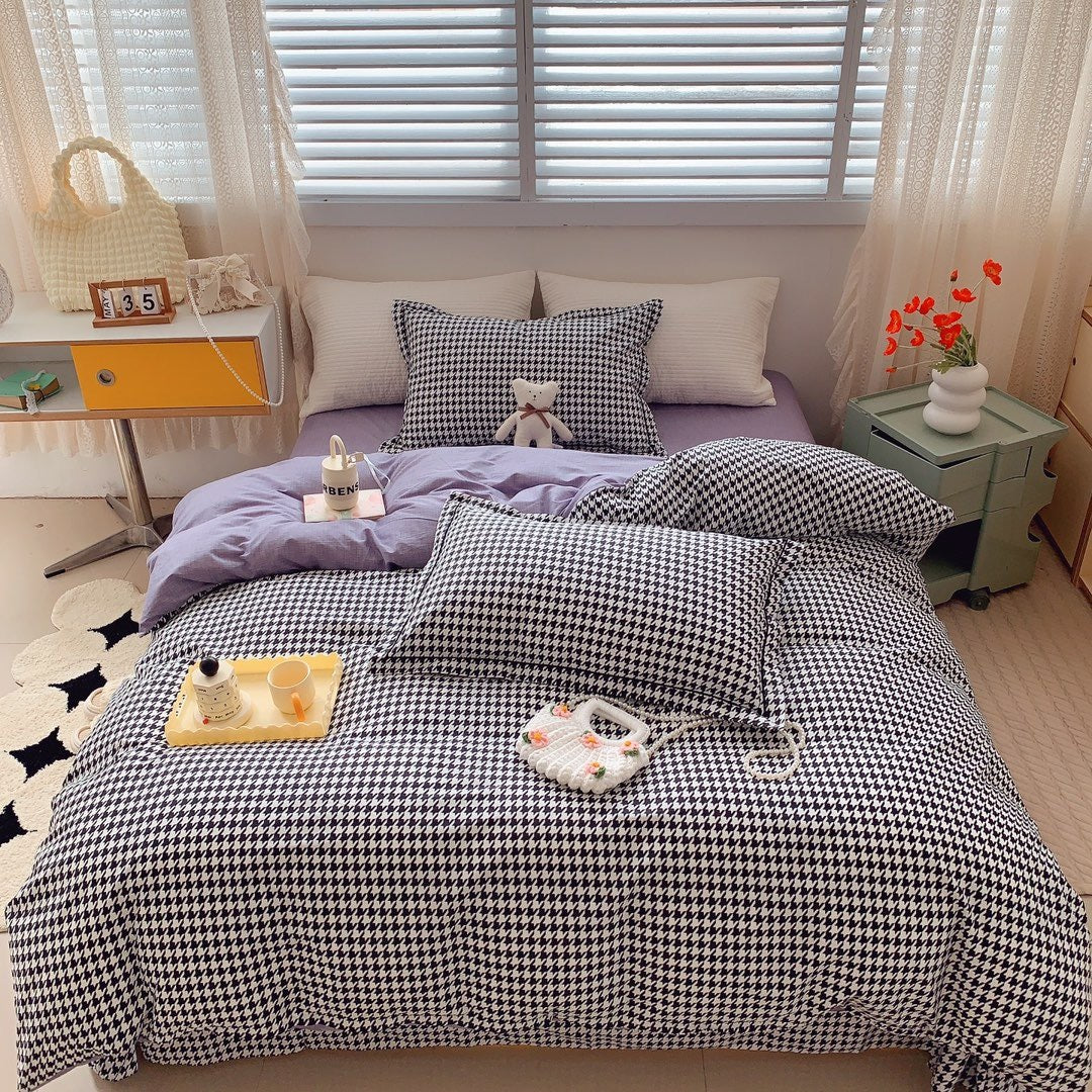 HKM-231315 Cotton Four-Piece Bed Set with Simple Print Design - Duvet Cover, Bed Sheet, and Pillowcases