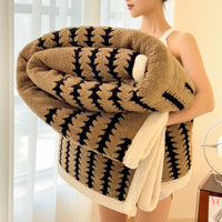HKM-231635 Geometric Pattern Coral Fleece Blanket, Thick Polyester, All-Season Modern Design
