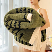 HKM-231635 Geometric Pattern Coral Fleece Blanket, Thick Polyester, All-Season Modern Design
