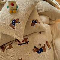 HKM-234579 Cozy Cartoon-Themed Cashmere Winter Bedding Set - Extra Thick, Four-Piece Collection
